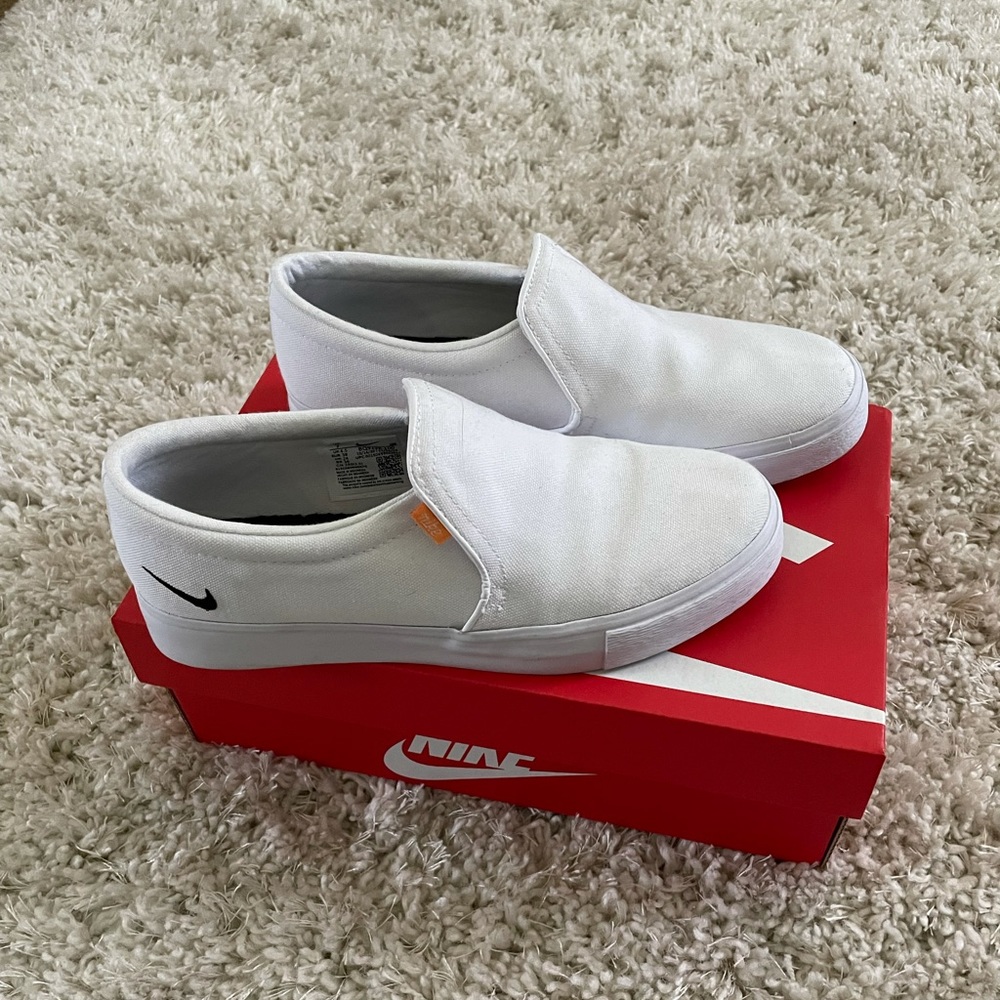Nike court royale